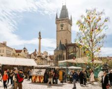 Velikonoční trhy v Praze: centrum láká návštěvníky, klidnější atmosféra je mimo hlavní místa