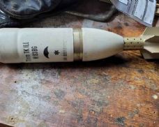 Zásah Anthony - peníze, zbraně a zařízení pro výrobu drog